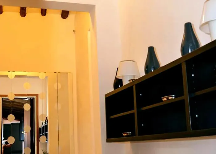 Center Attic Penthouse Rom